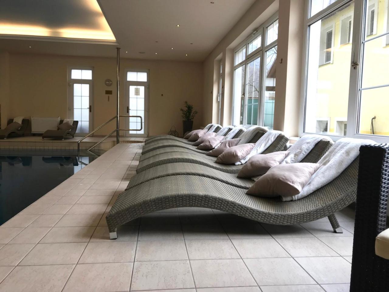 Parkhotel Na Baracke Nová Dubnica Buitenkant foto