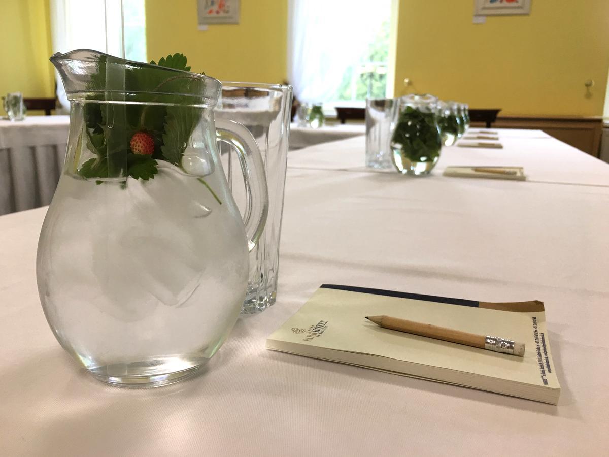 Parkhotel Na Baracke Nová Dubnica Buitenkant foto