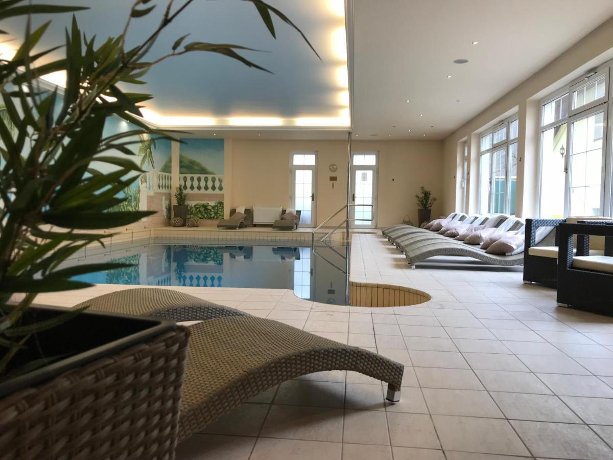 Parkhotel Na Baracke Nová Dubnica Buitenkant foto